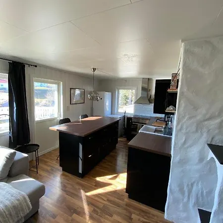 Cute By The Ocean Apartment *